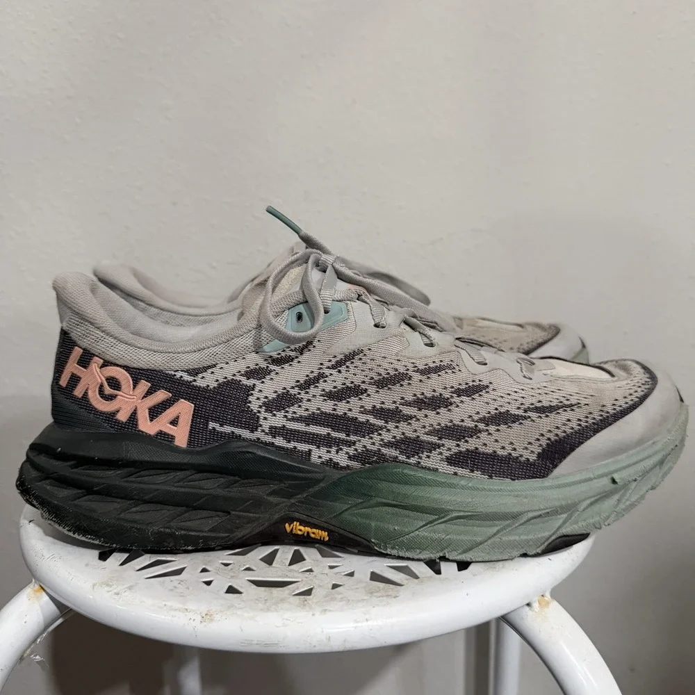 Hoka One One Speedgoat 5 Trail Running Shoes Women's 9.5B Vibram Soles Sneakers